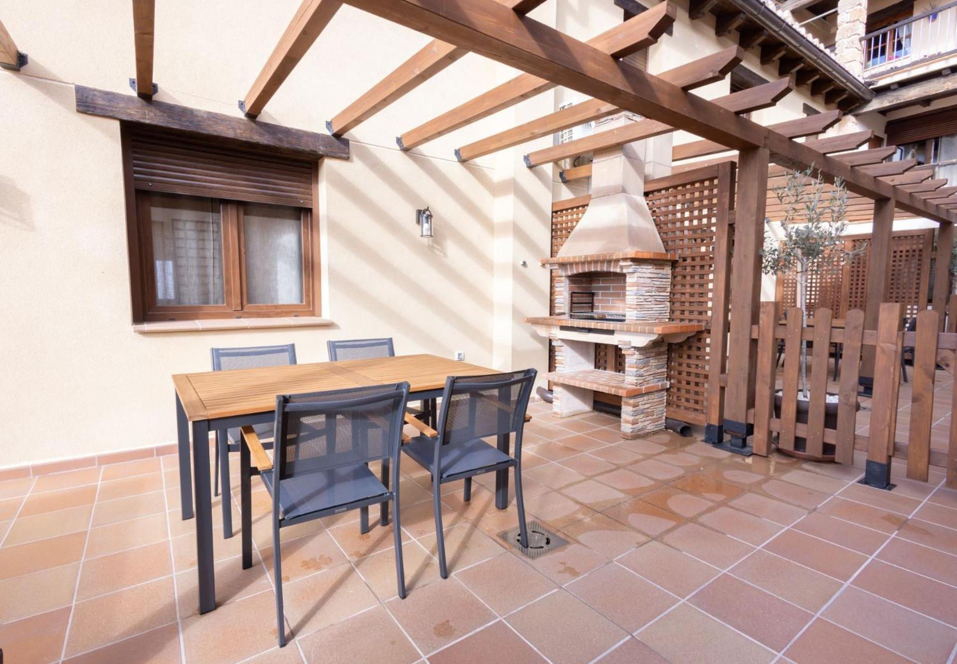 贝塞特El Sueno Del Buho 3. Chimenea Y Terraza.公寓 外观 照片